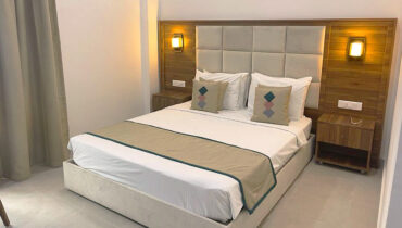 ROOM1